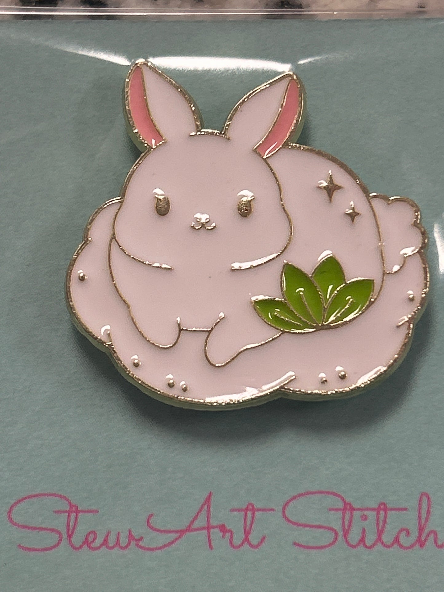 Fluffy Bunny Needle Minder