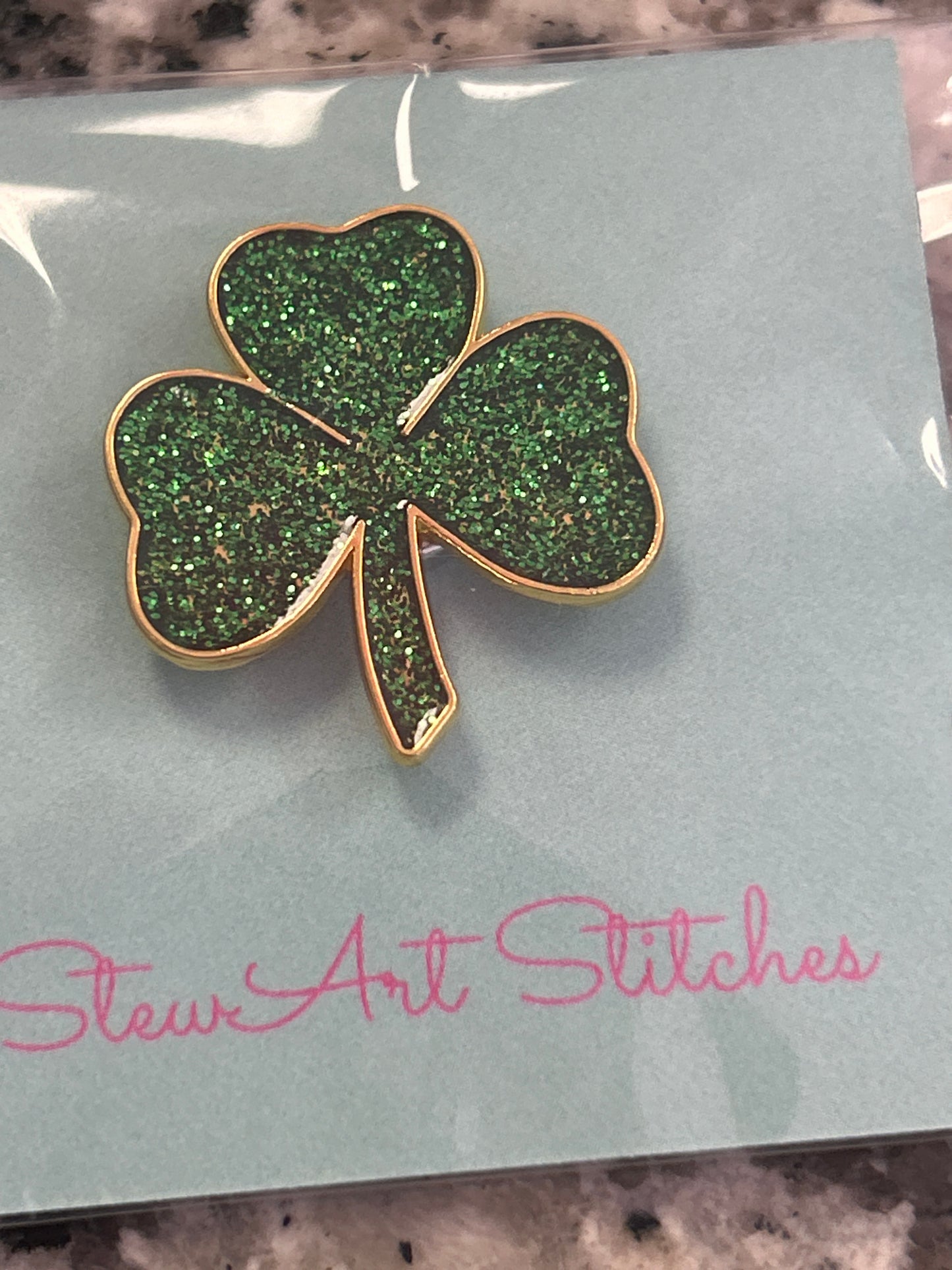 Glitter Shamrock Needle Minder