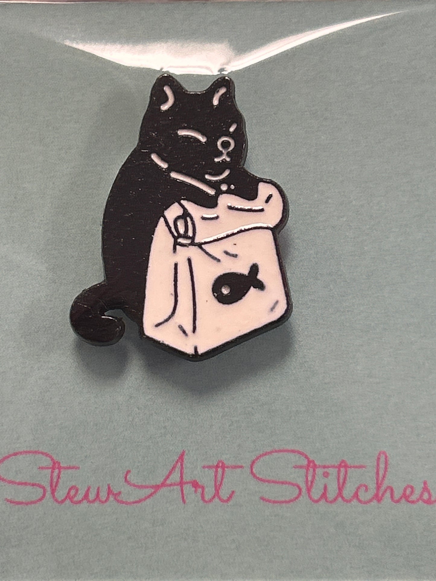 Black Cat Needle Minder