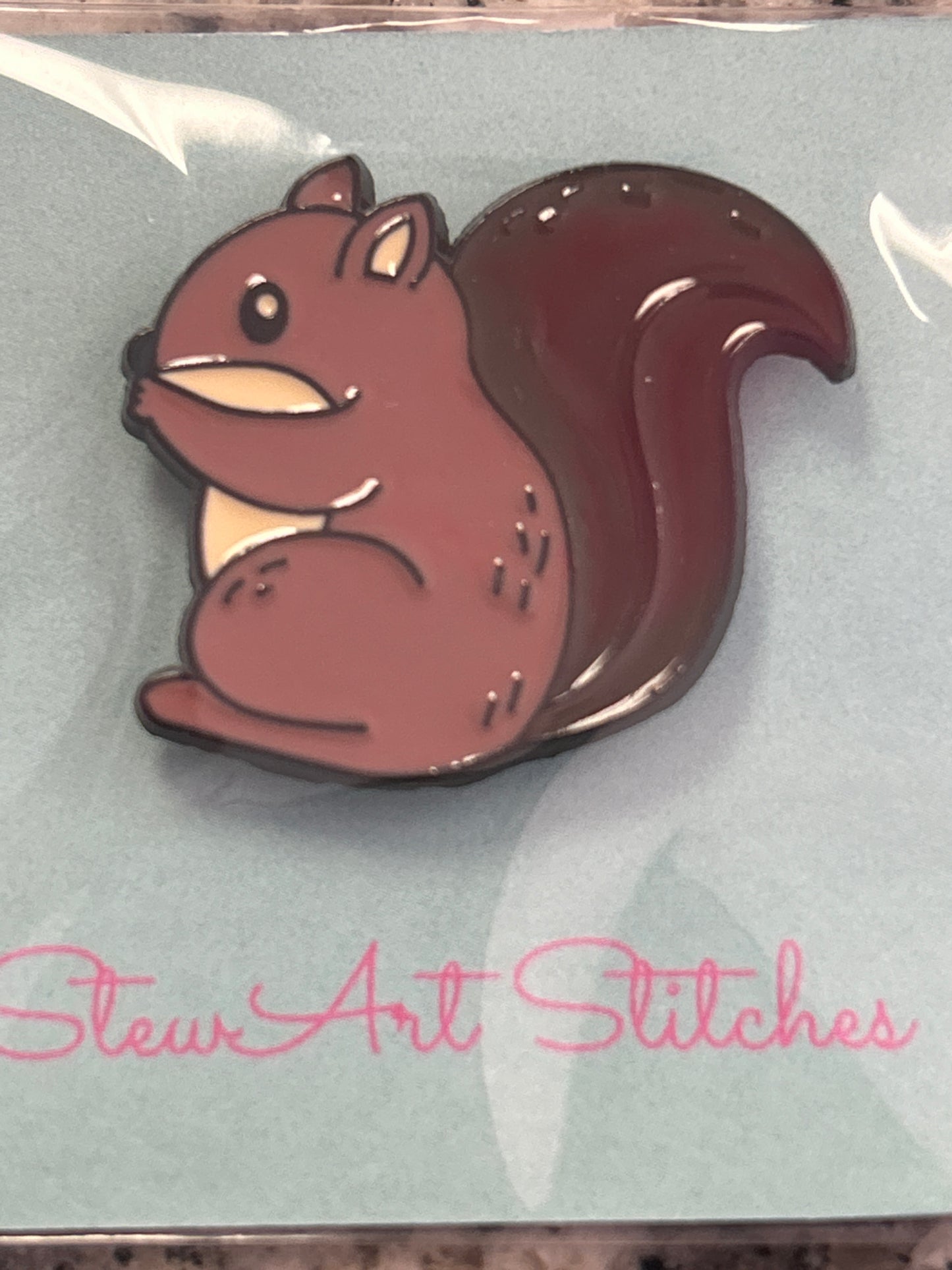 Squirrel Needle Minder