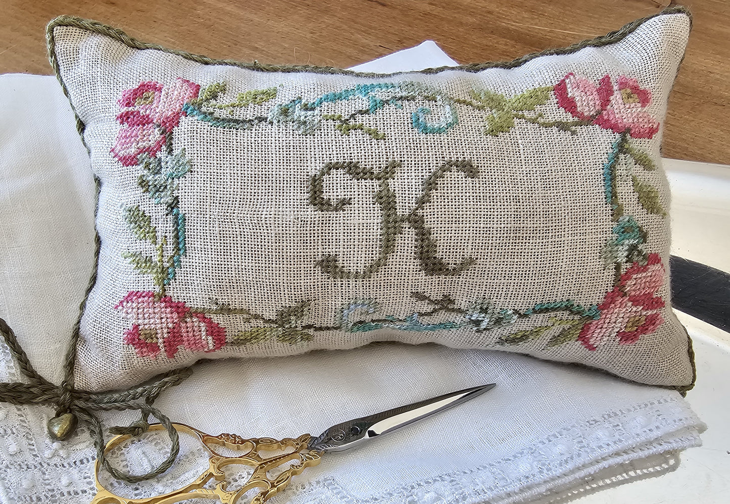 Roses and Scrolls Kit