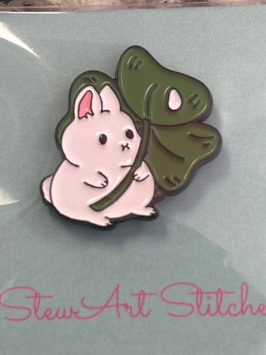 Shamrock Bunny Needle Minder