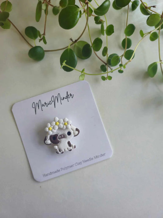 Cow with Daisy Crown Needle Minder
