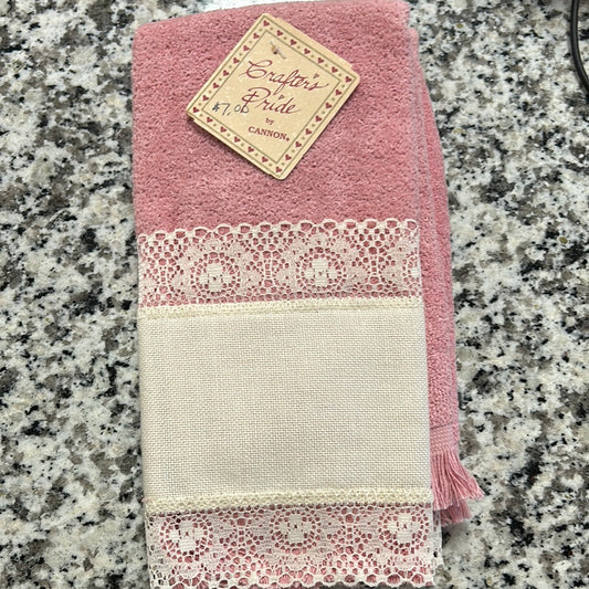 Fingertip Antique Rose Lace-edged Towel