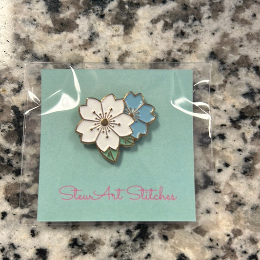 Blue and White Flowers Needle Minder