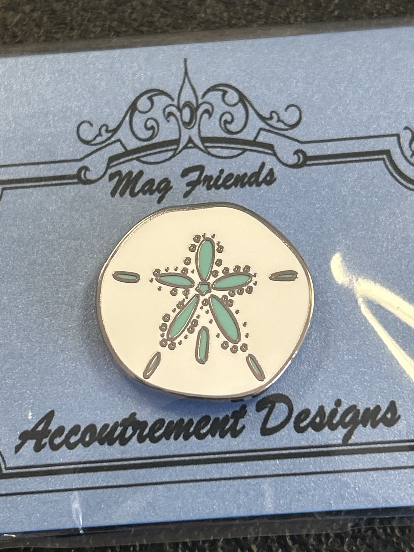 Sand Dollar Needle Minder