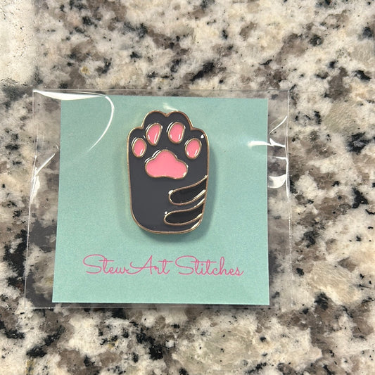 Grey Cat Paw Needle Minder