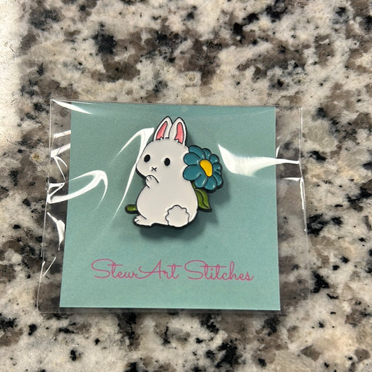 Bunny with Blue Flower Needle Minder