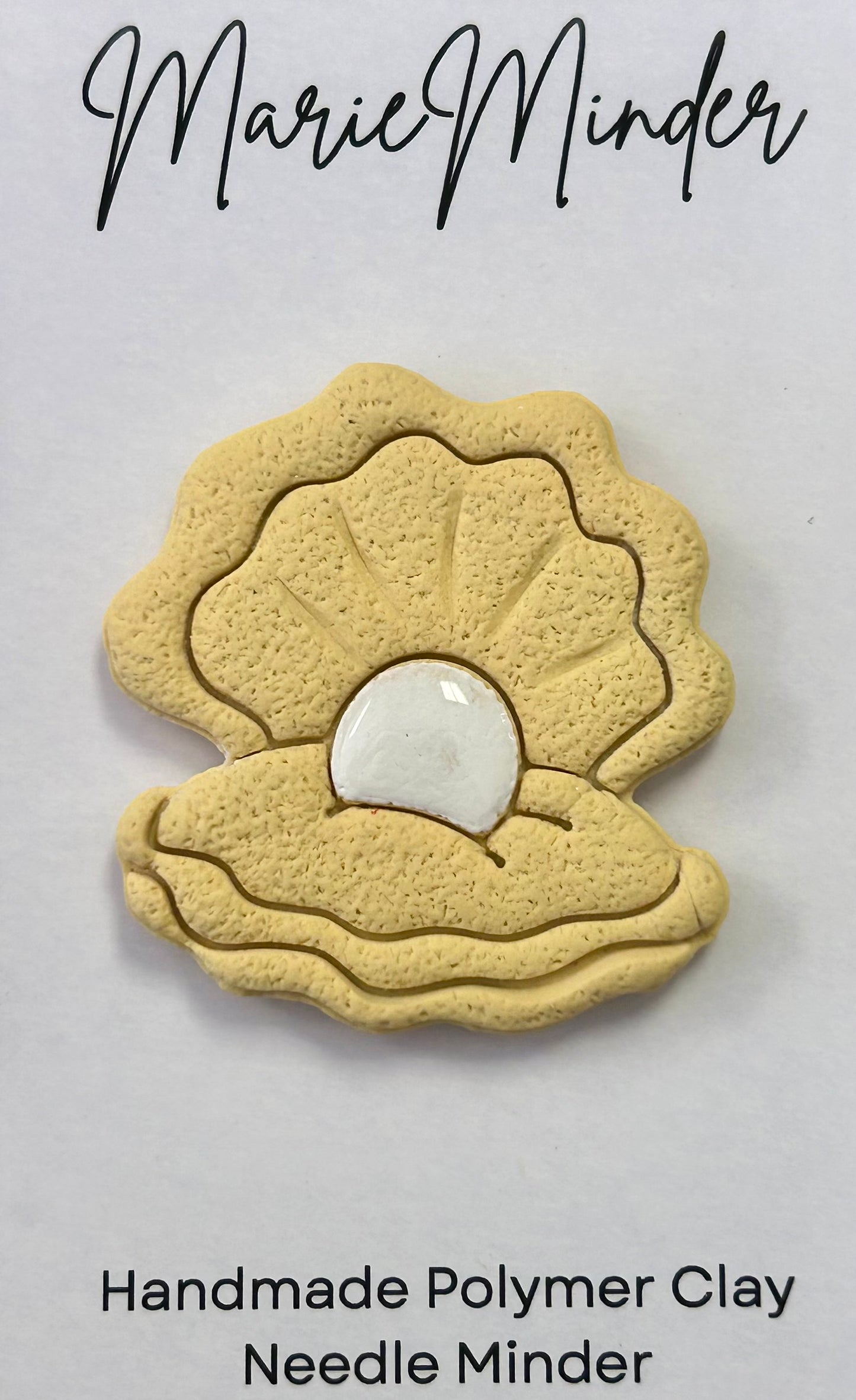 Clam with Pearl Needle Minder