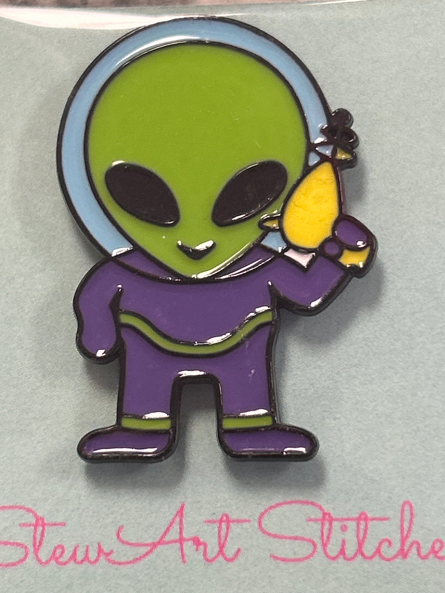Alien Needle Minder