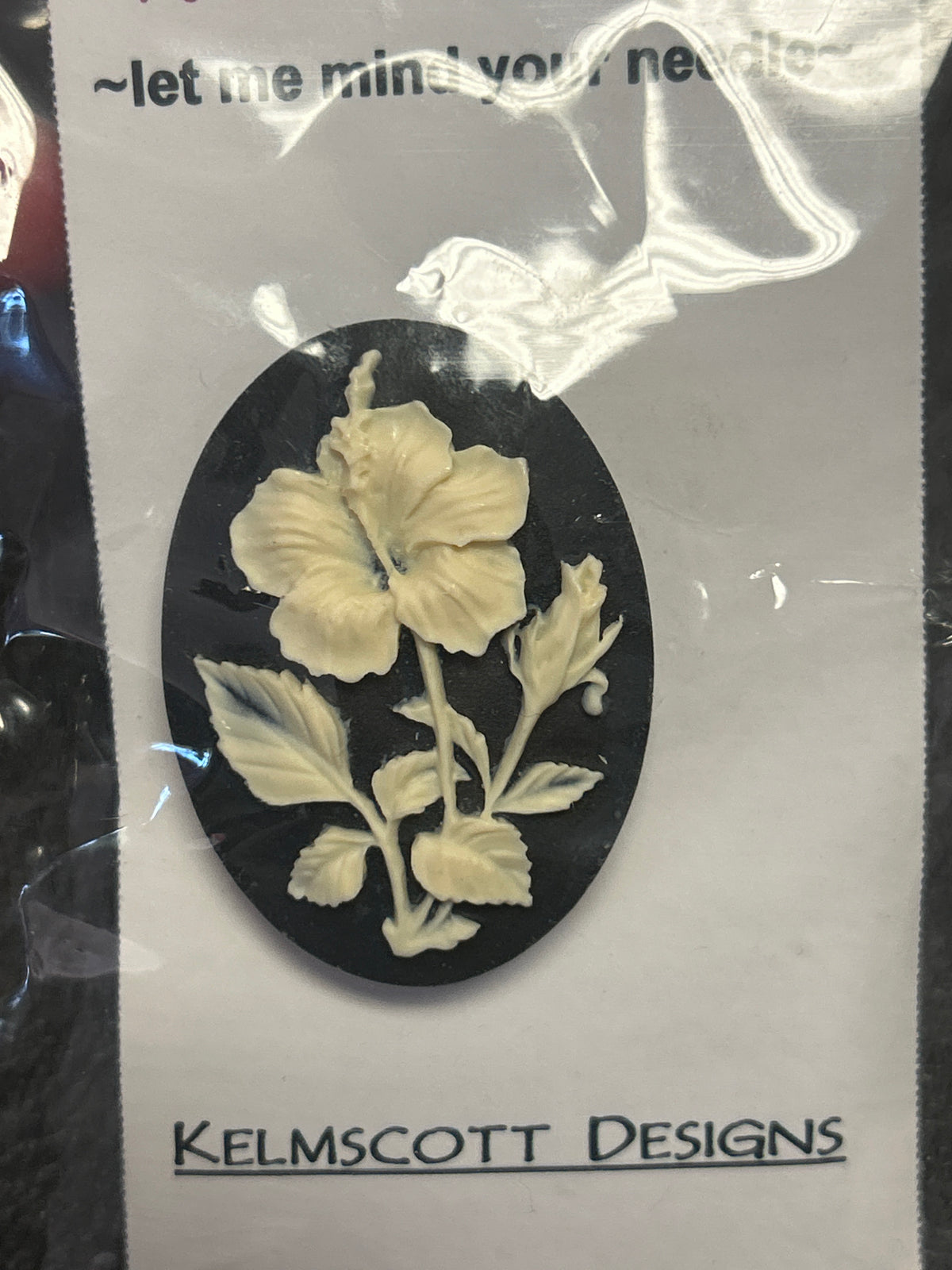 Hibiscus Needle Minder