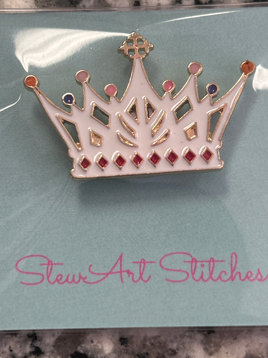 White Crown Needle Minder