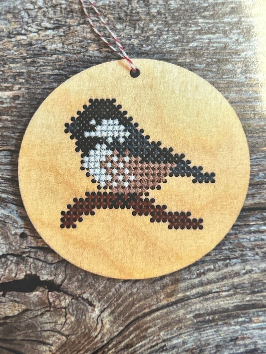 Chickadee Circular Ornament Kit