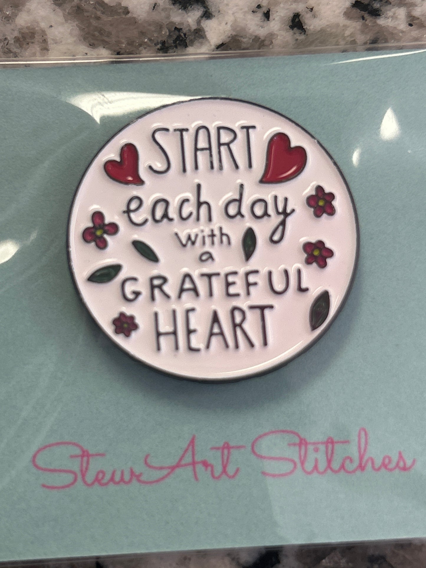 Grateful Needle Minder