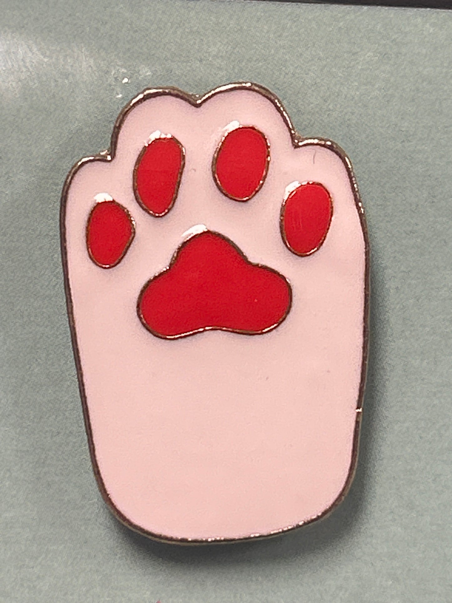 White Cat Paw Needle Minder