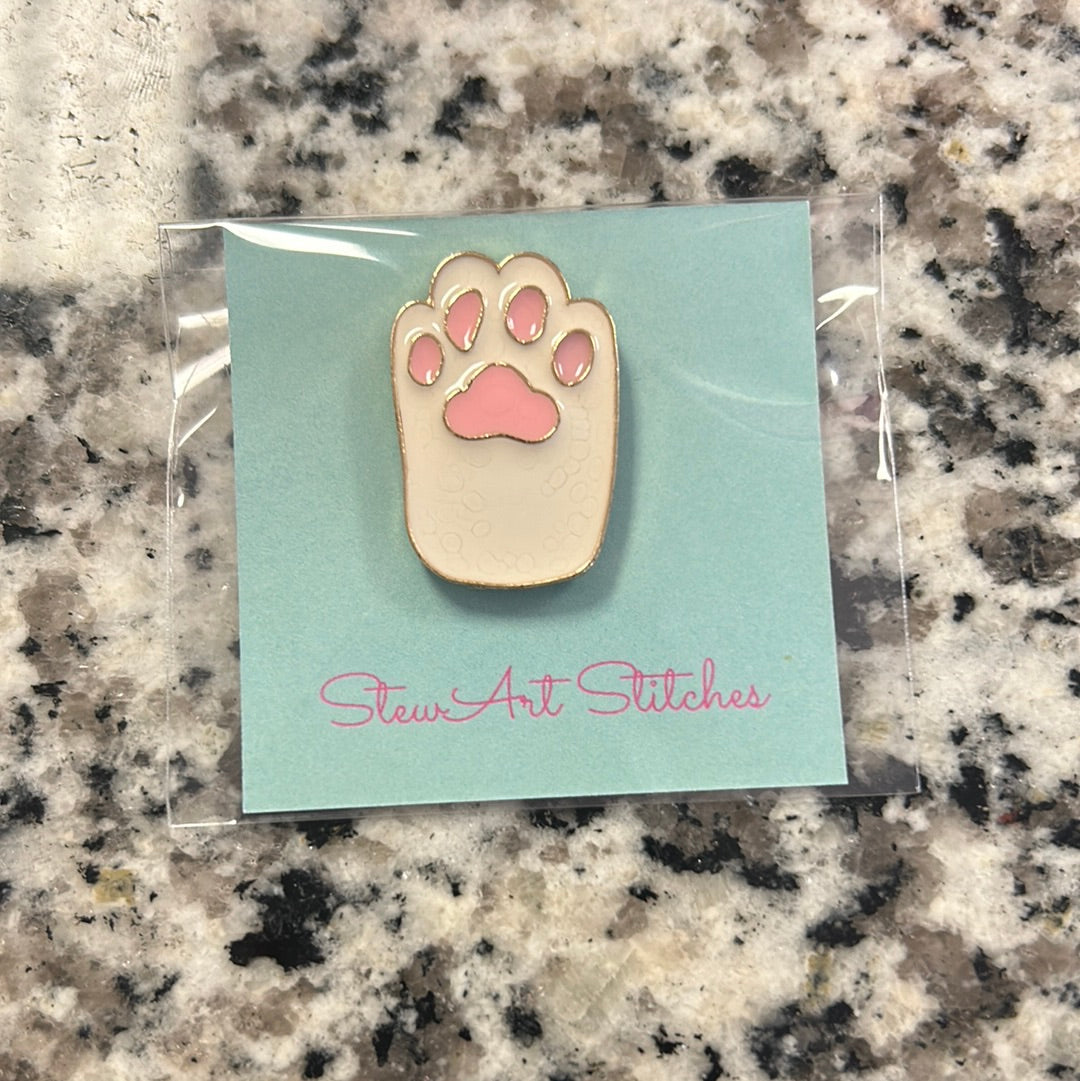 White Cat Paw Needle Minder