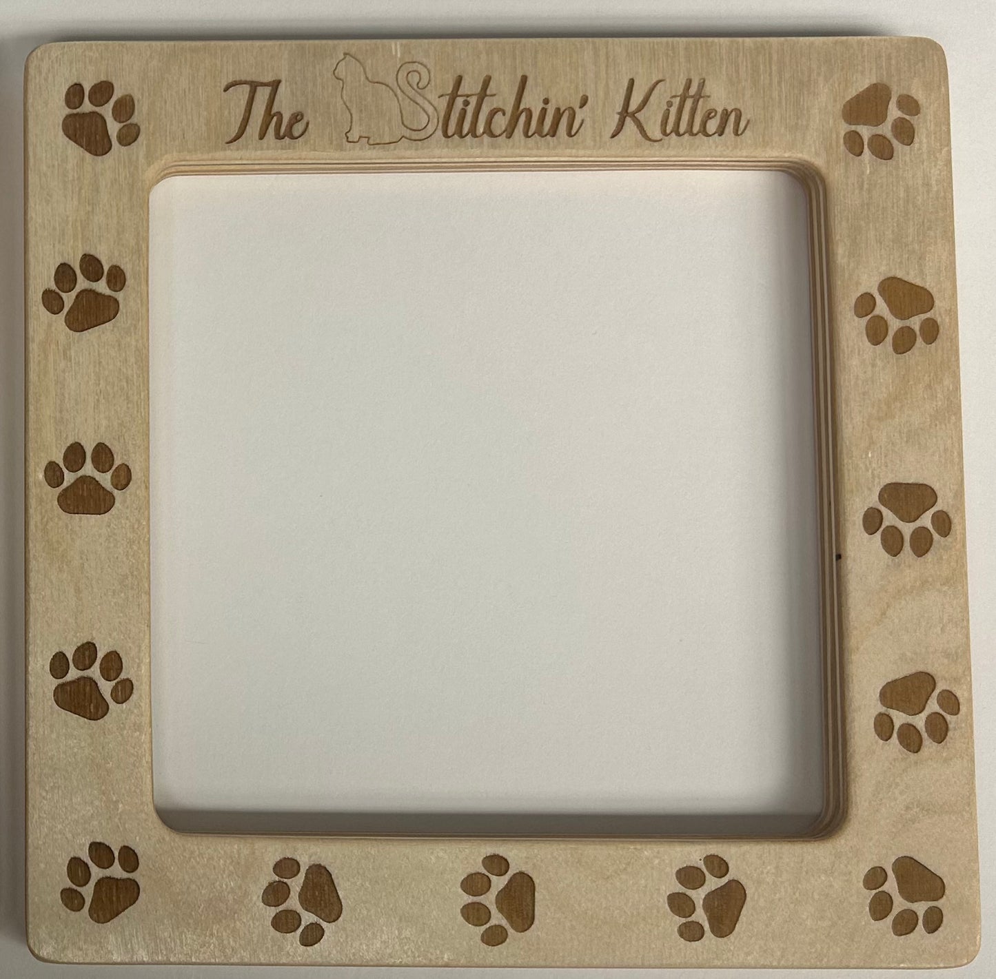 The Stitchin’ Kitten Magnetic Frame