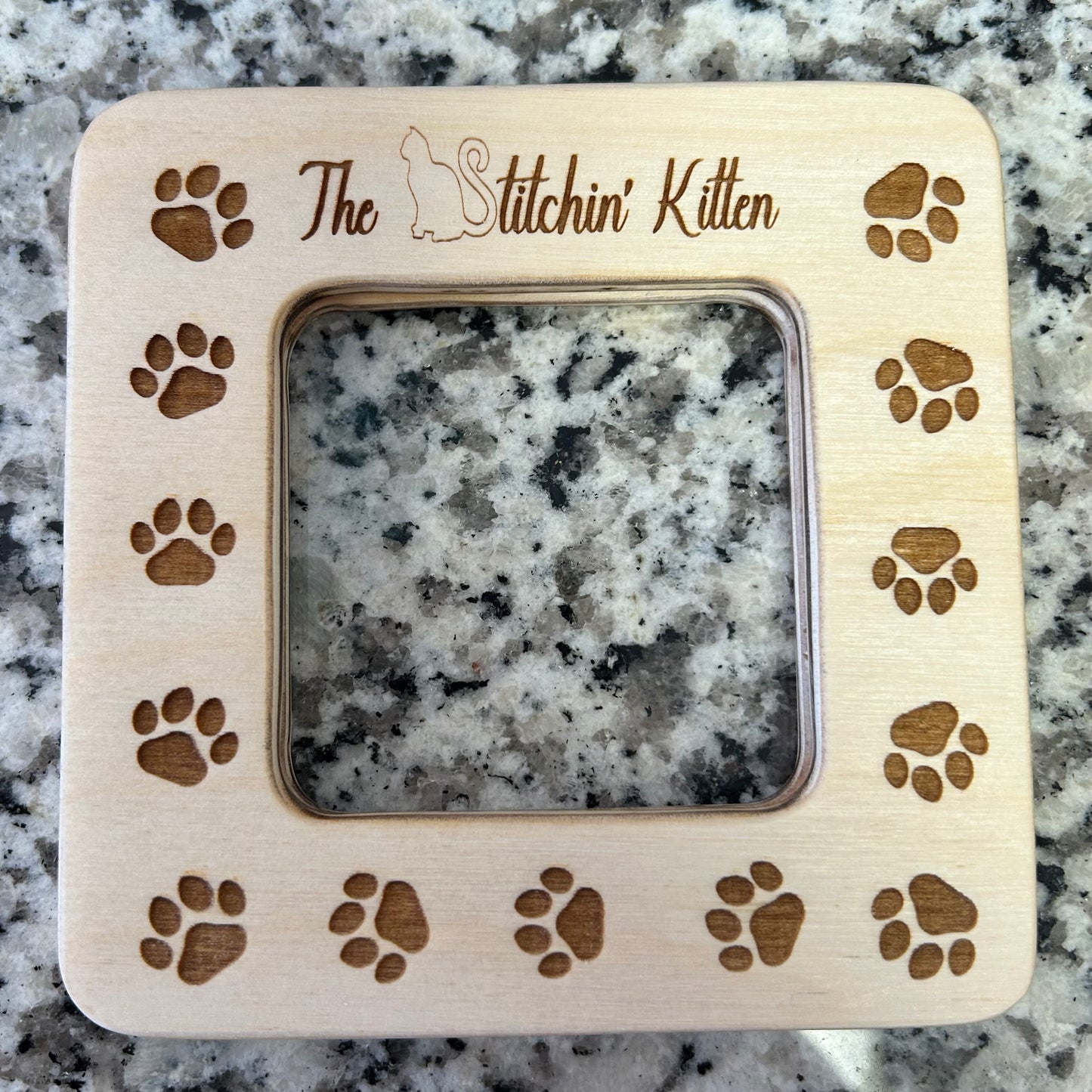 The Stitchin' Kitten Small Magnetic Frame