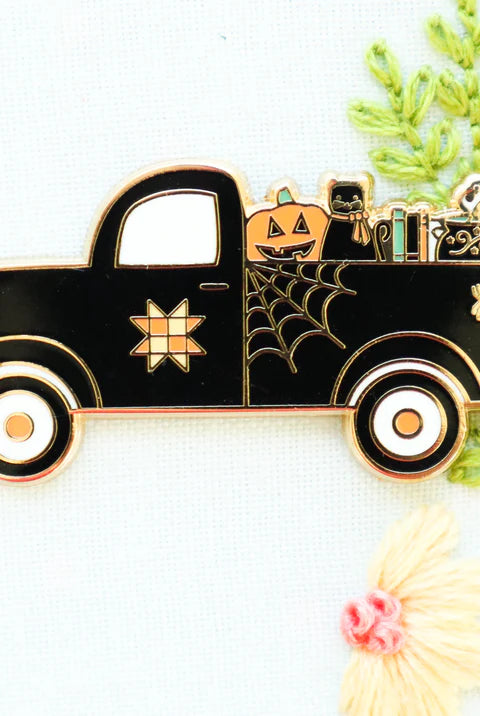 TRUNK SHOW Halloween Truck Needle Minder