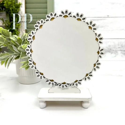 Daisy Lace Pedestal Frame Finishing Board