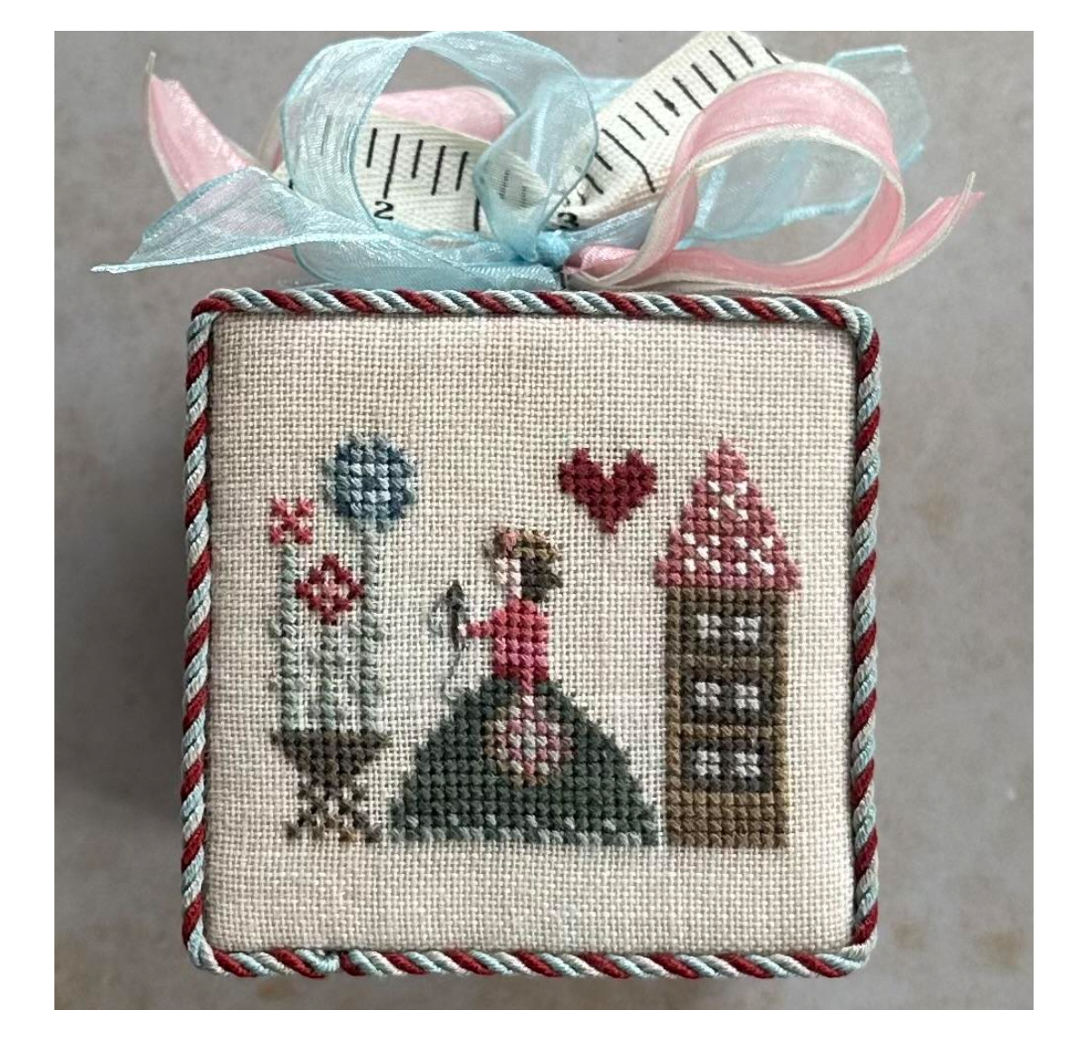 Needleworker's Frill